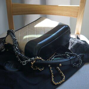 Chanel Gabrielle Hobo Bag small – Black / Beige Leather with Chain